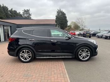 Used Hyundai Santa Fe 2016 for sale - 77934101: Photo