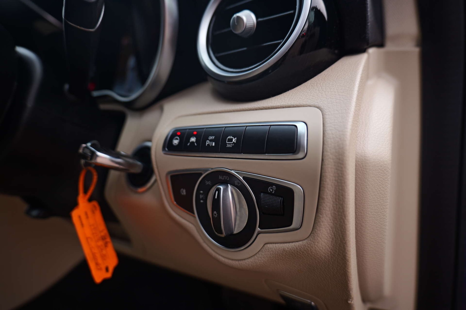 Used Mercedes-Benz C Class 2018 for sale - 76973927: Photo 24