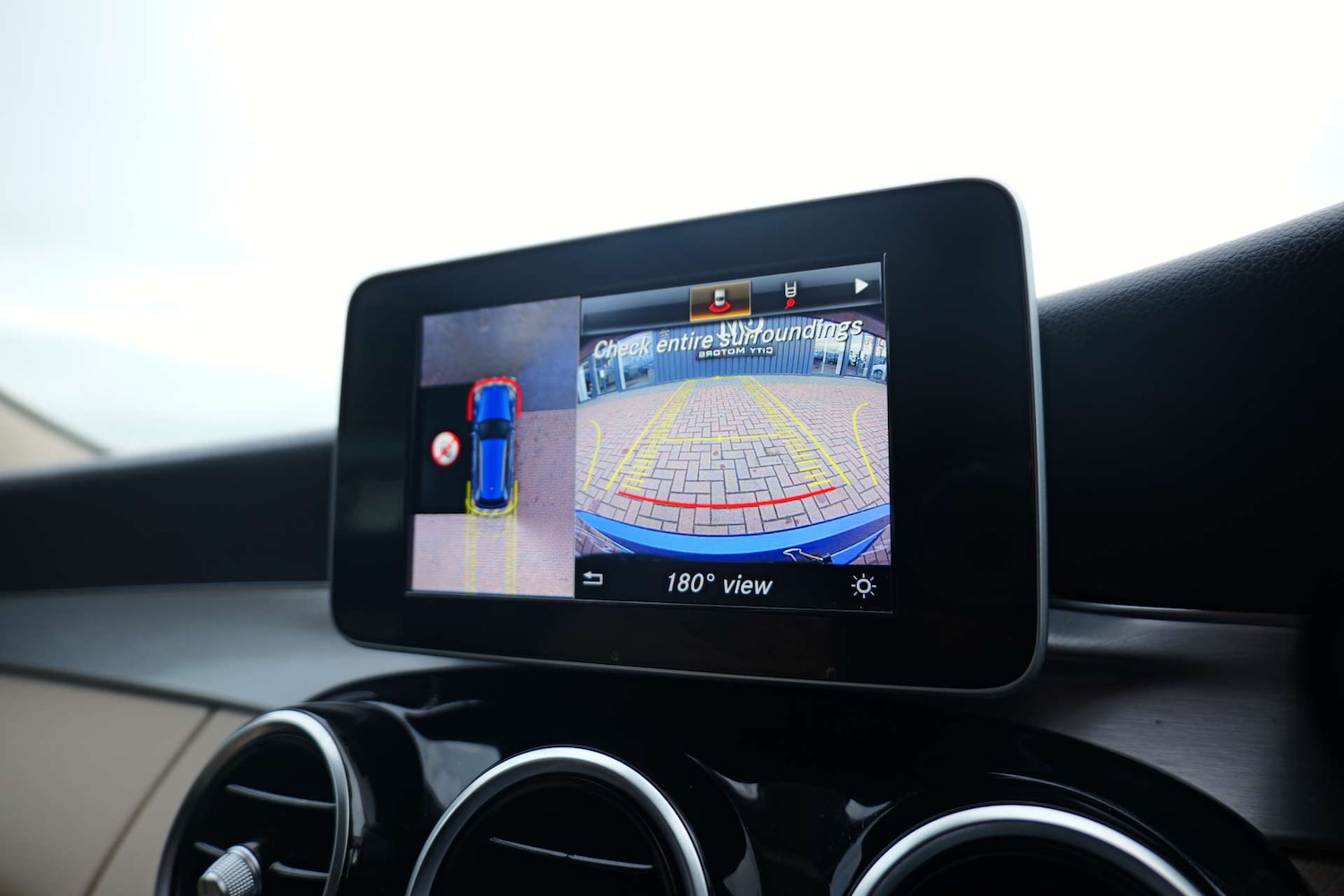 Used Mercedes-Benz C Class 2018 for sale - 76973927: Photo 35