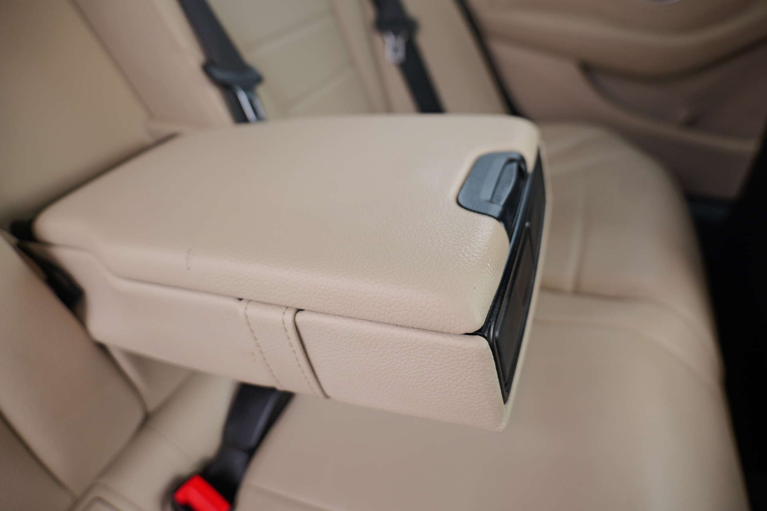 Used Mercedes-Benz C Class 2018 for sale - 76973927: Photo 48