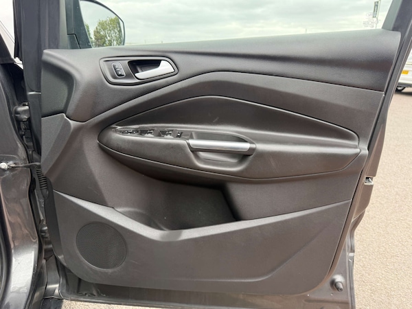 Used Ford Kuga 2017 for sale - 75605082: Photo 25