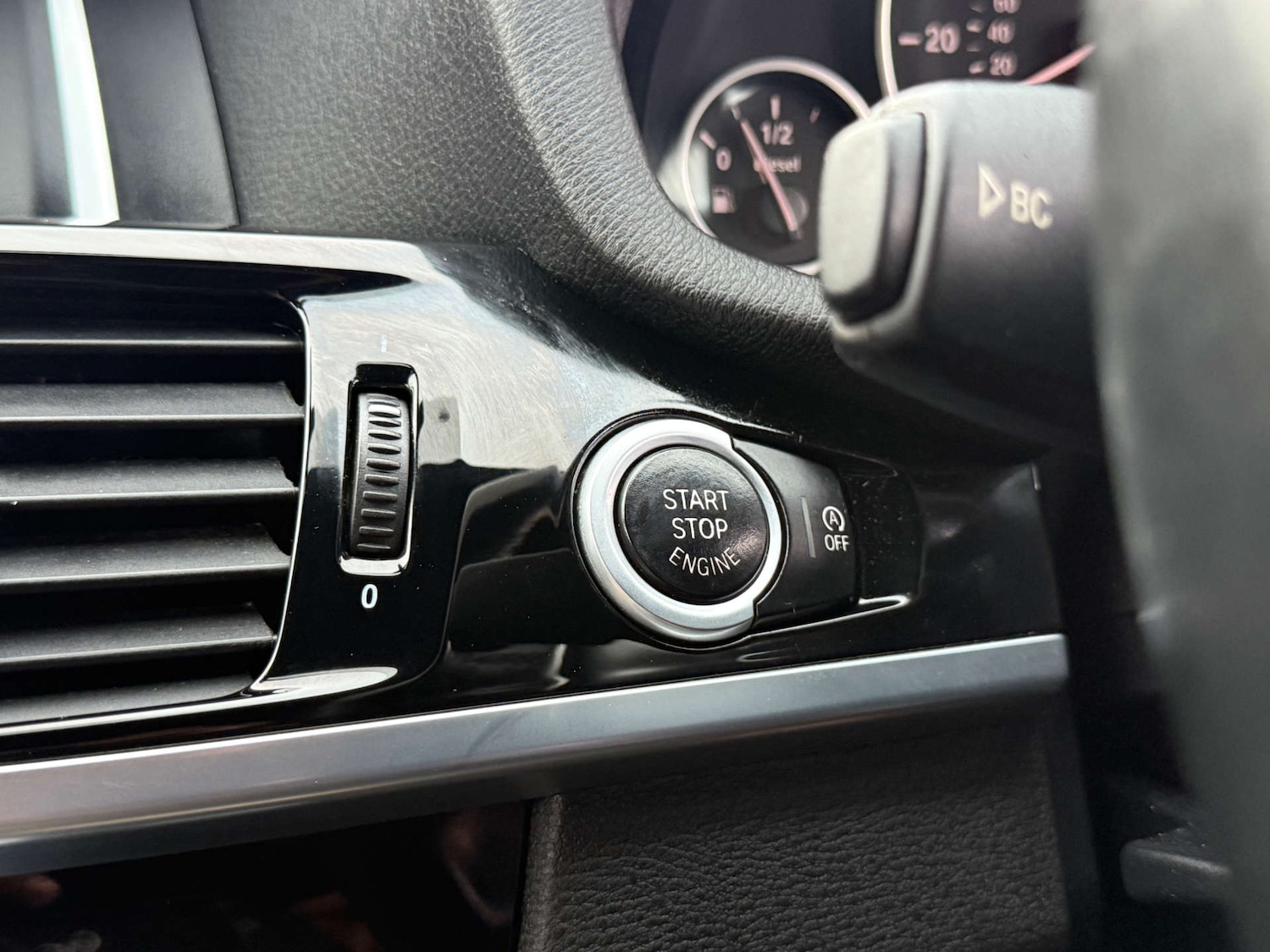 Used BMW X4 2015 for sale - 76197200: Photo 35