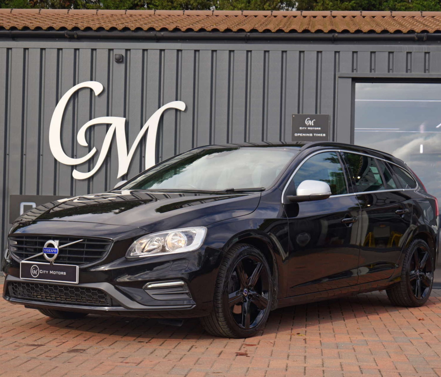 Used Volvo V60 2017 for sale - 76356027: Photo 1