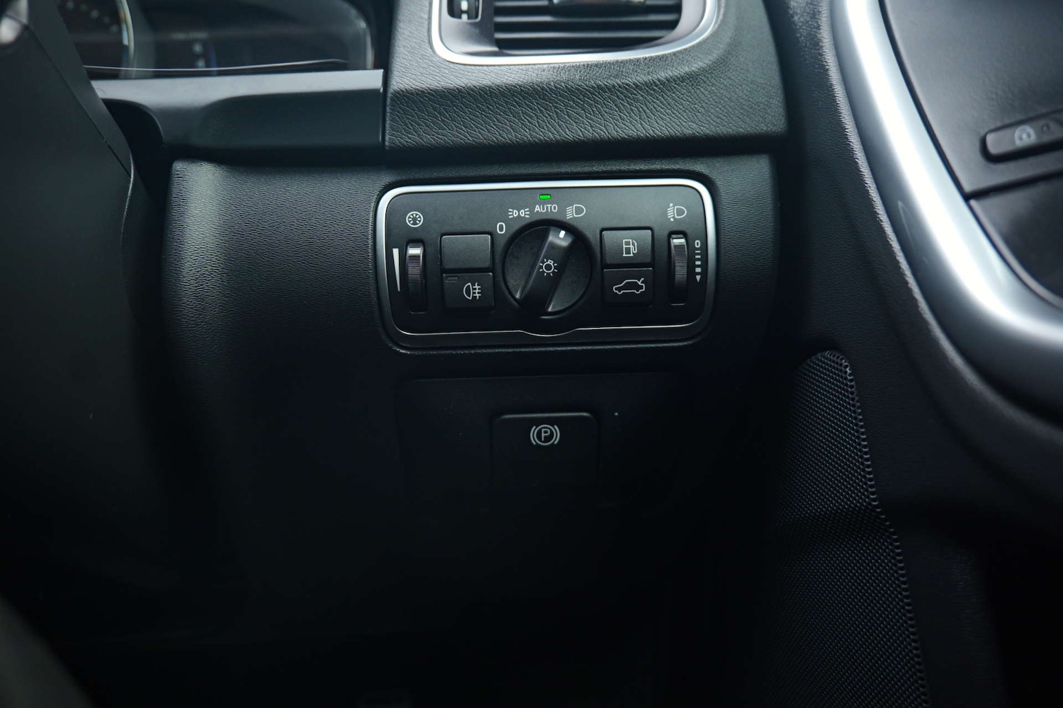 Used Volvo V60 2017 for sale - 76356027: Photo 19