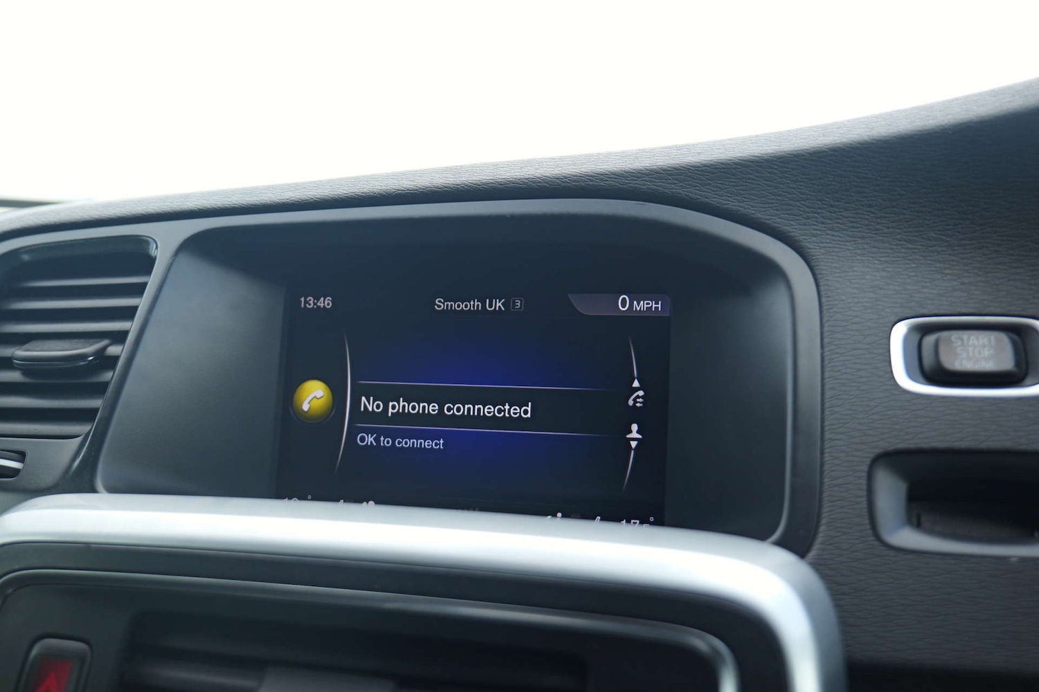 Used Volvo V60 2017 for sale - 76356027: Photo 24