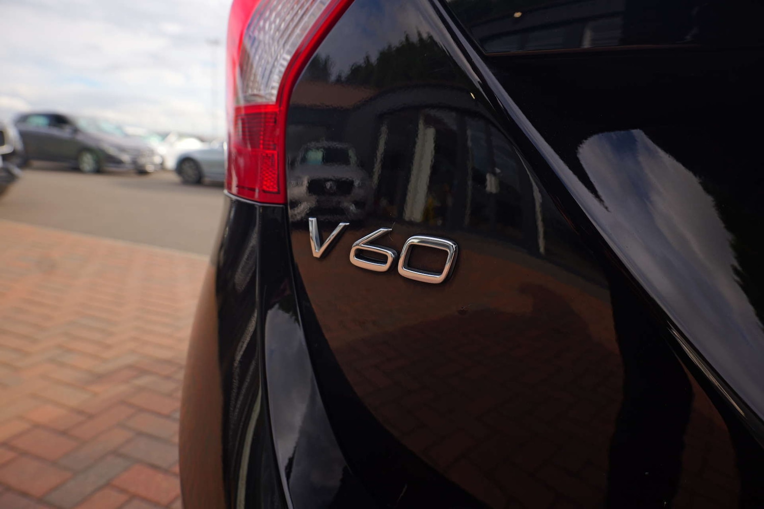 Used Volvo V60 2017 for sale - 76356027: Photo 37