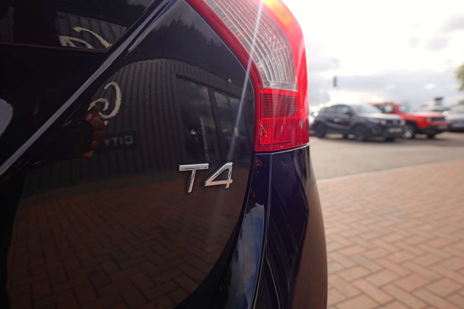 Used Volvo V60 2017 for sale - 76356027: Photo 38