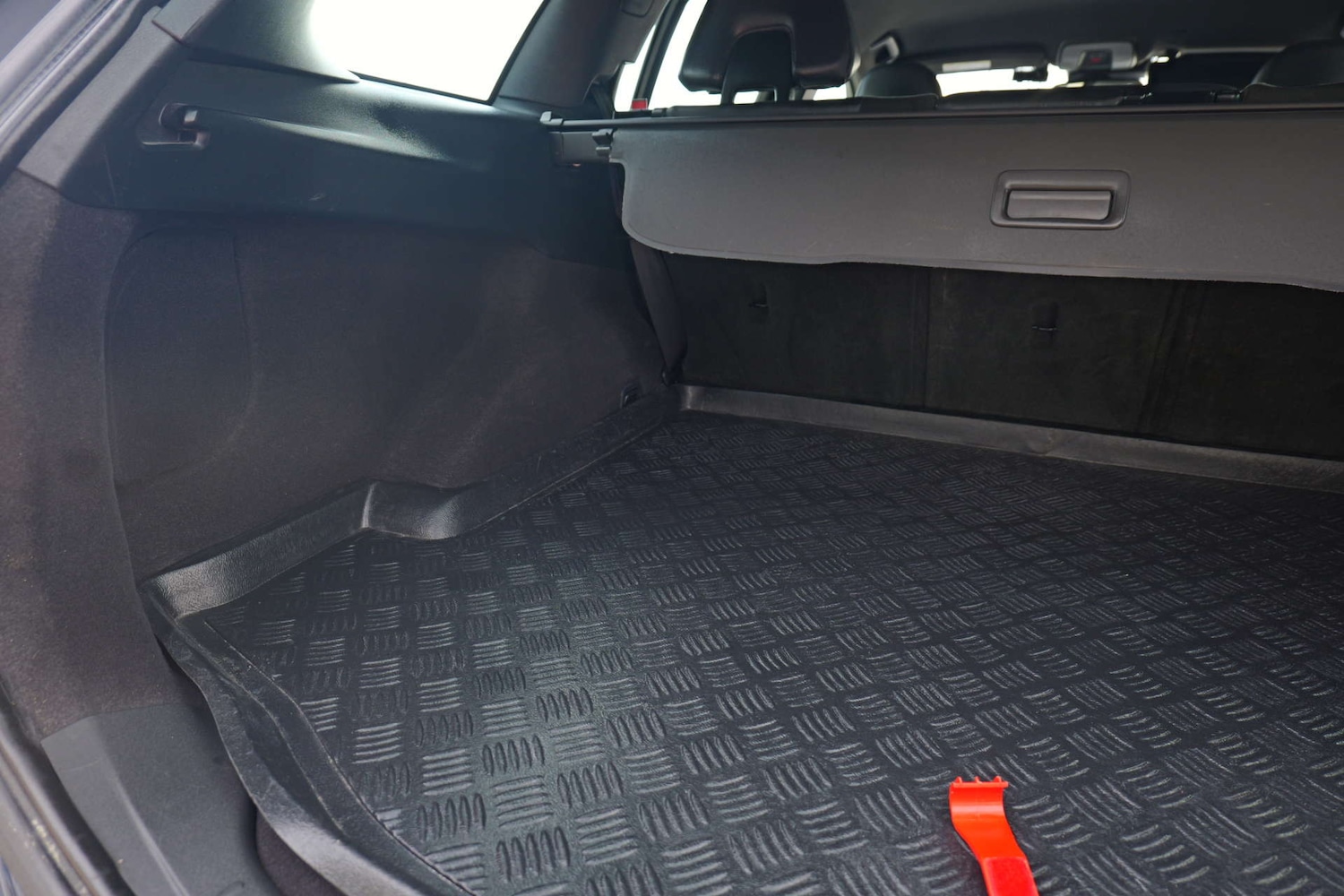 Used Volvo V60 2017 for sale - 76356027: Photo 42