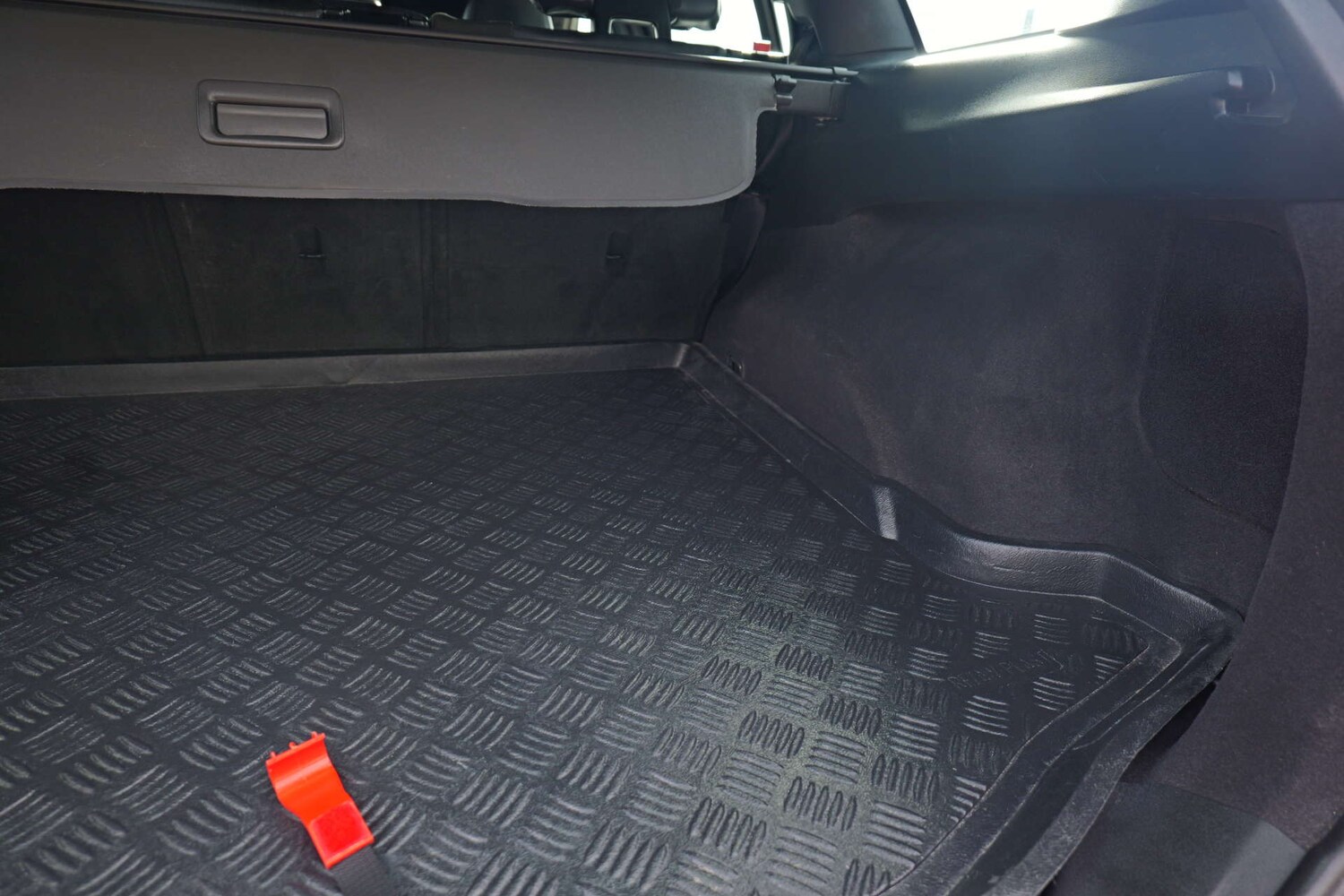 Used Volvo V60 2017 for sale - 76356027: Photo 44