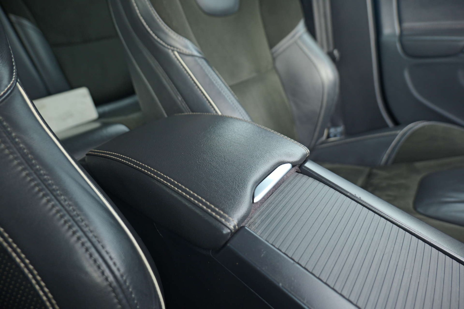 Used Volvo V60 2017 for sale - 76356027: Photo 45