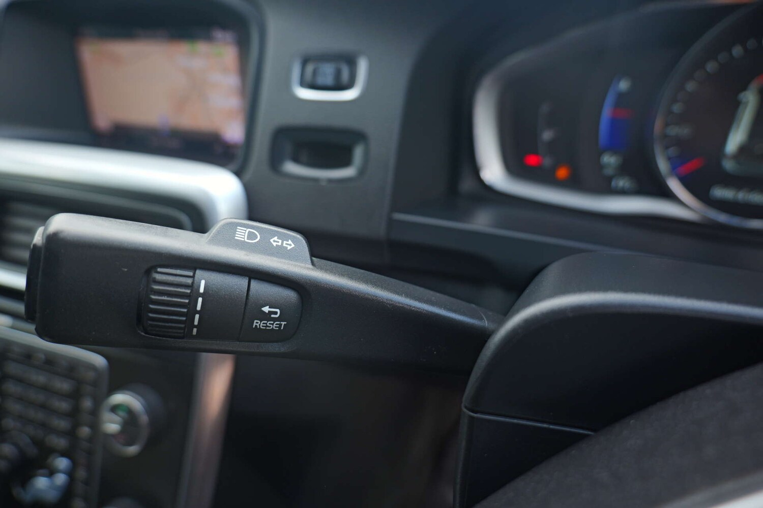 Used Volvo V60 2017 for sale - 76356027: Photo 60