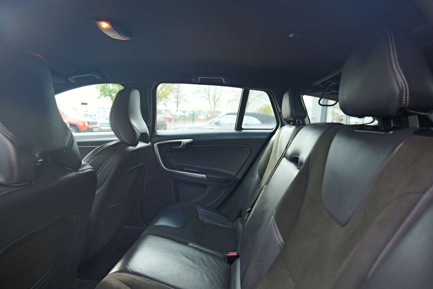 Used Volvo V60 2017 for sale - 76356027: Photo 66