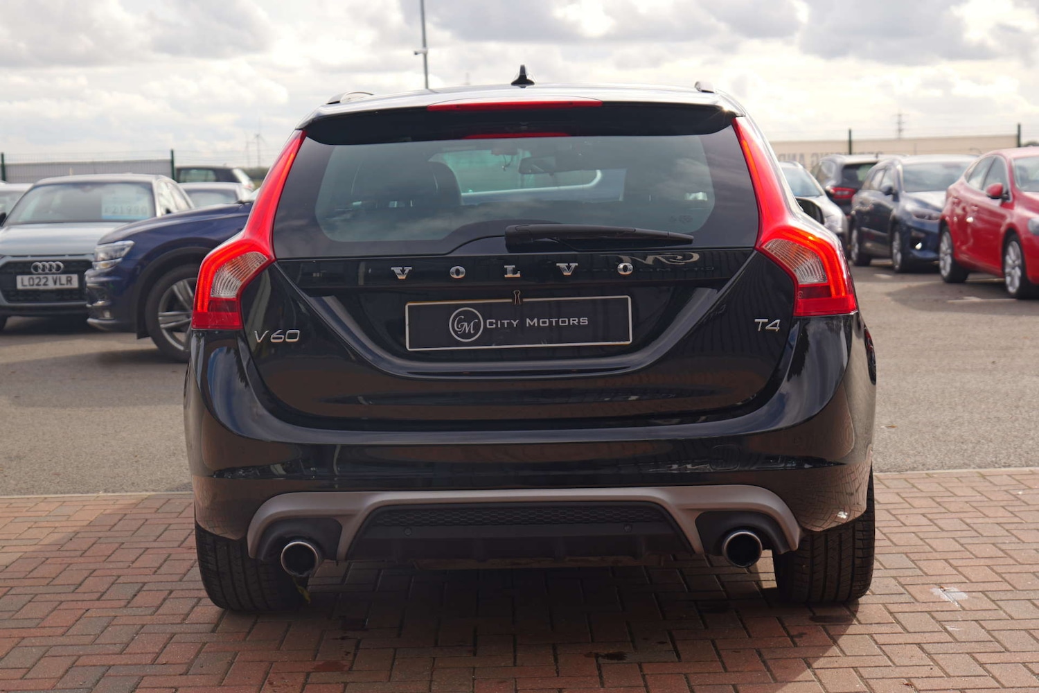 Used Volvo V60 2017 for sale - 76356027: Photo 7