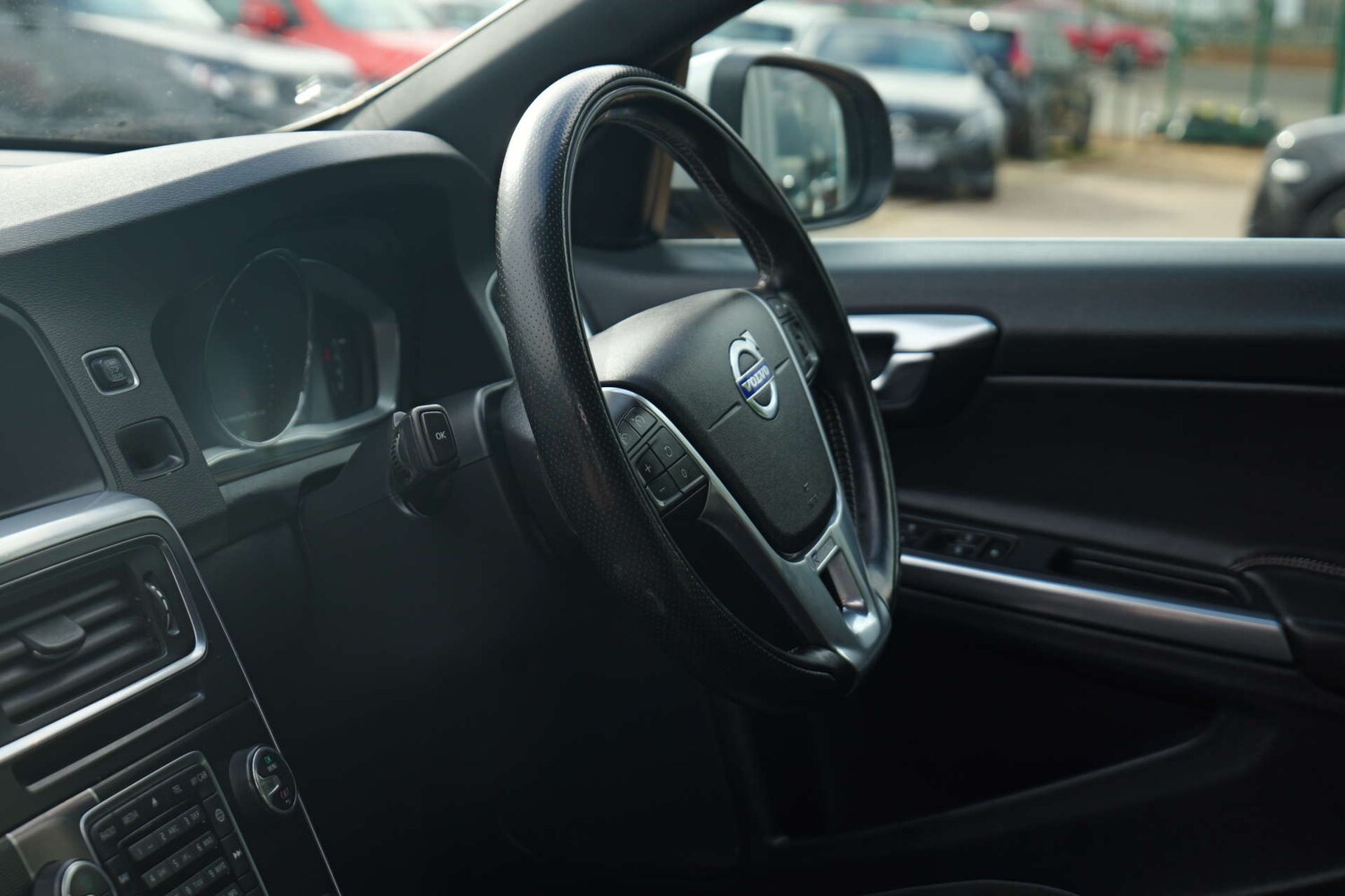 Used Volvo V60 2017 for sale - 76356027: Photo 71