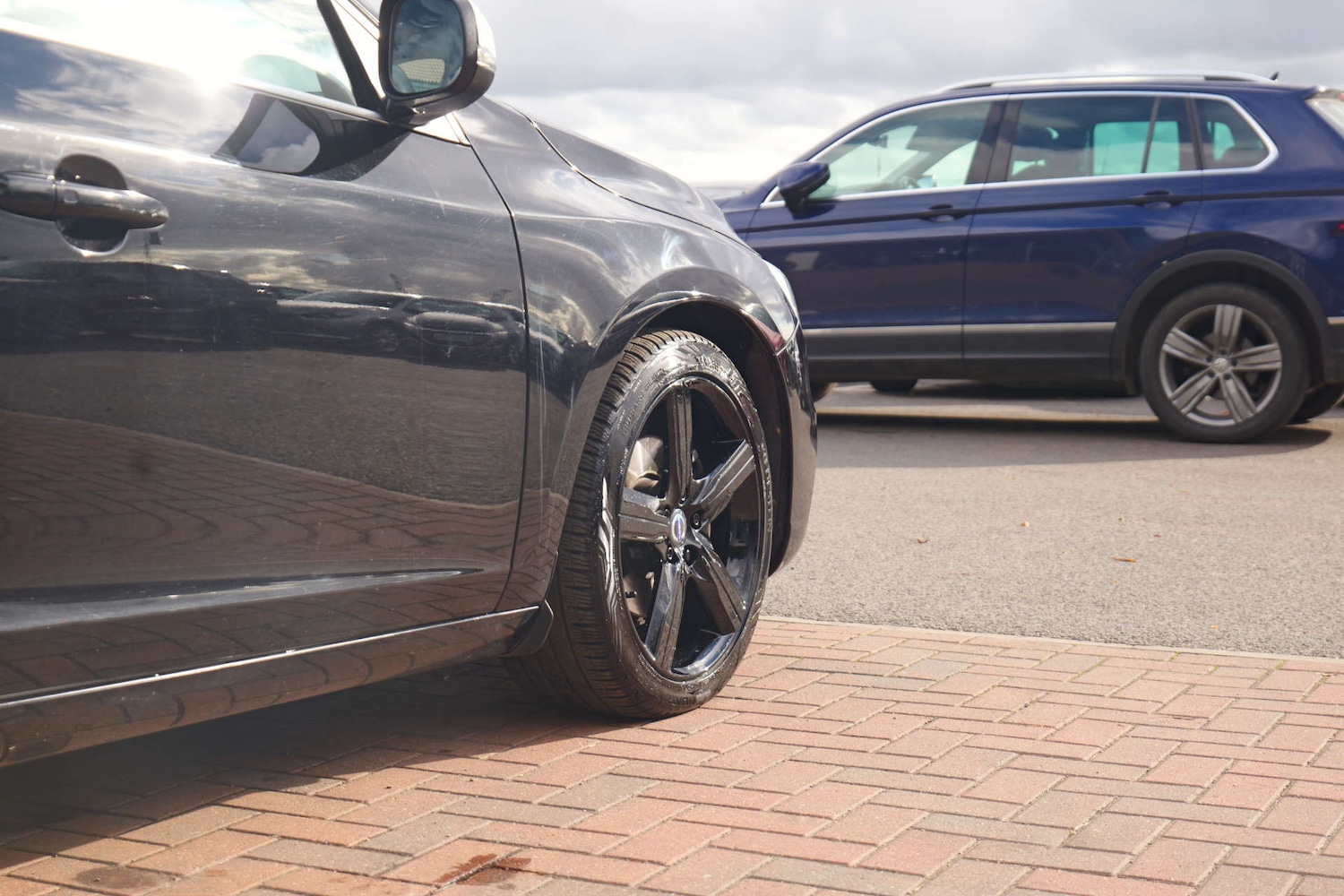 Used Volvo V60 2017 for sale - 76356027: Photo 76