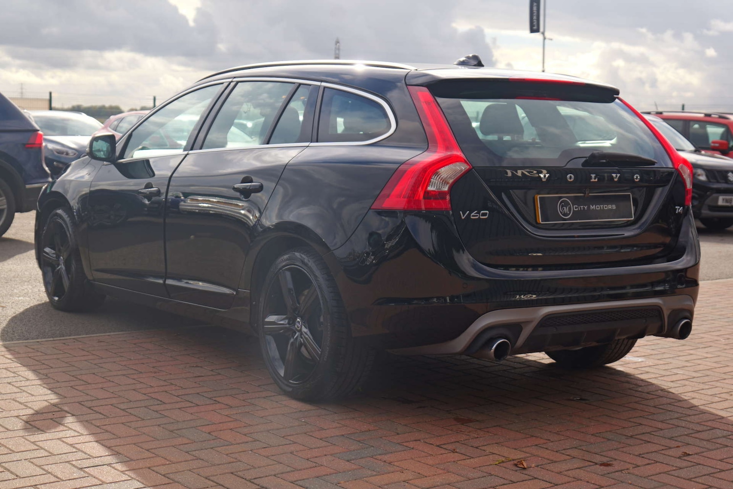Used Volvo V60 2017 for sale - 76356027: Photo 8
