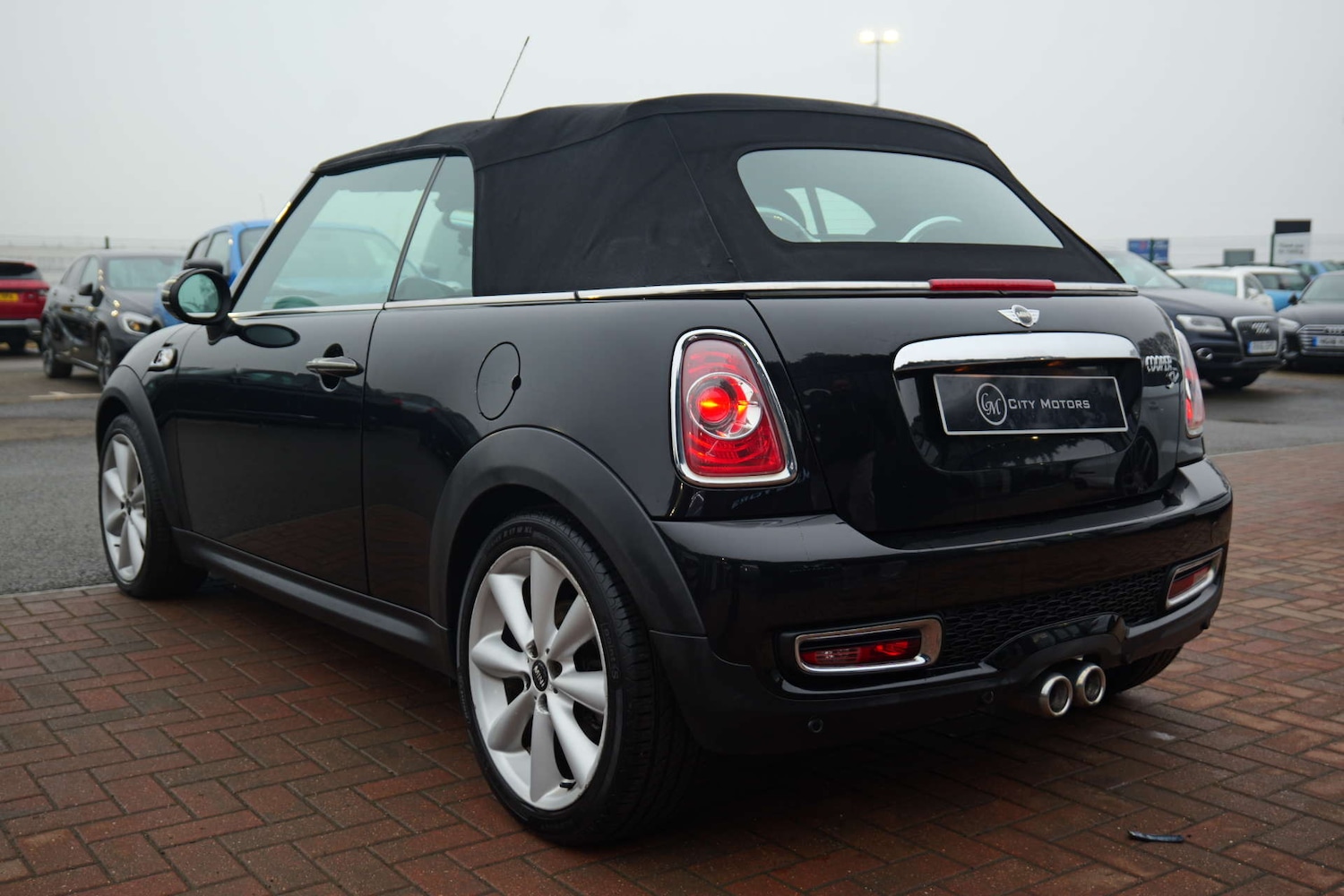 Used MINI Convertible 2011 for sale - 77125185: Photo 10