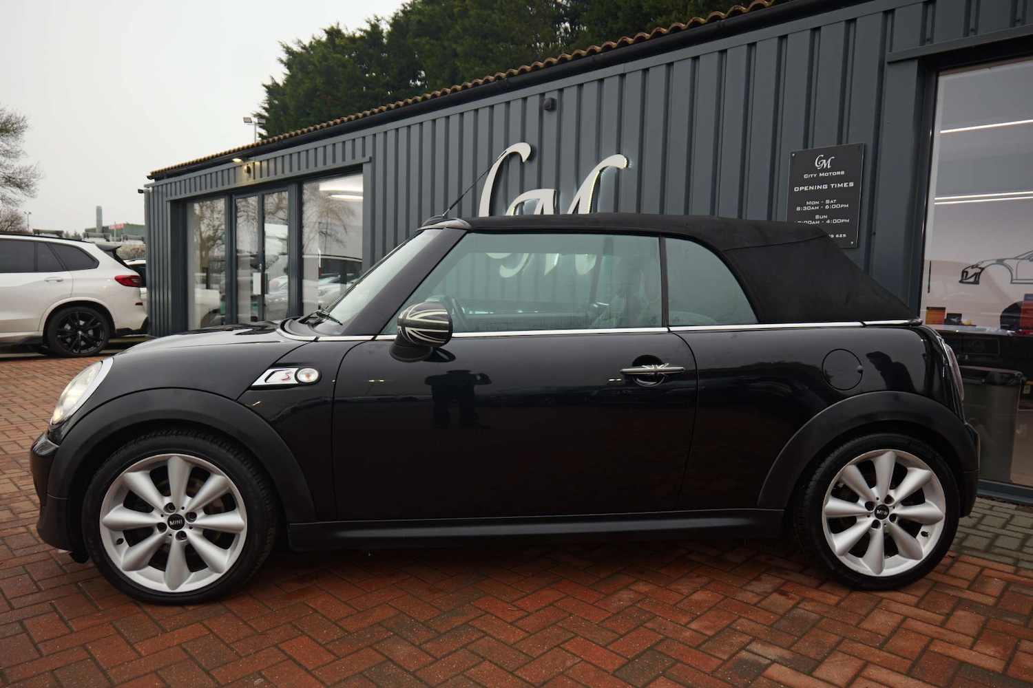 Used MINI Convertible 2011 for sale - 77125185: Photo 12