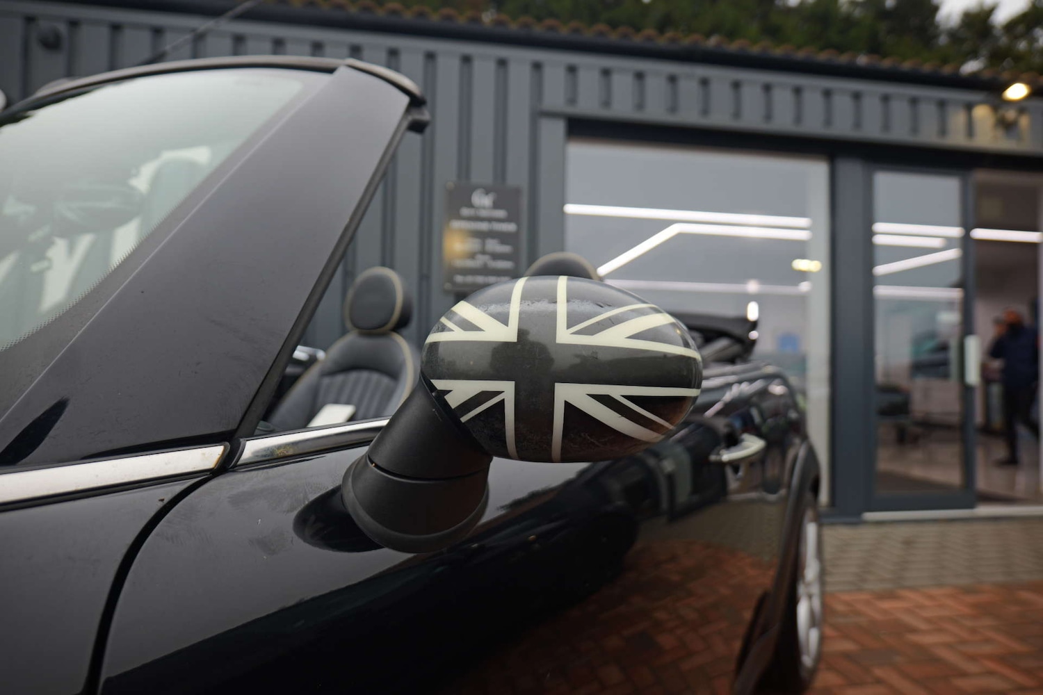 Used MINI Convertible 2011 for sale - 77125185: Photo 15