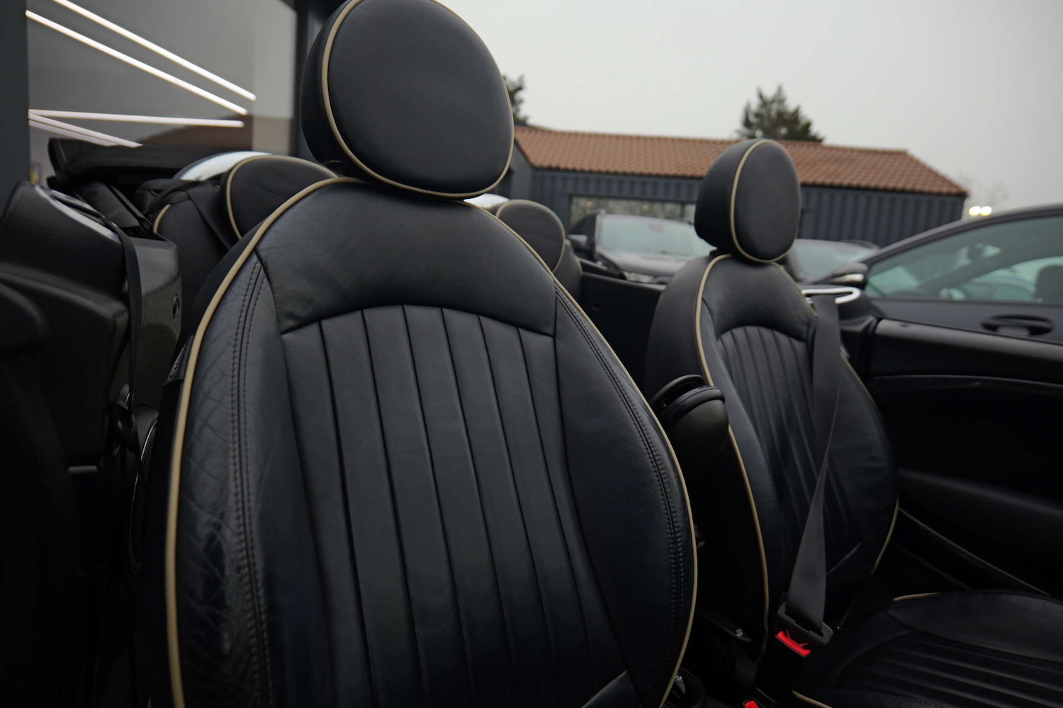 Used MINI Convertible 2011 for sale - 77125185: Photo 18