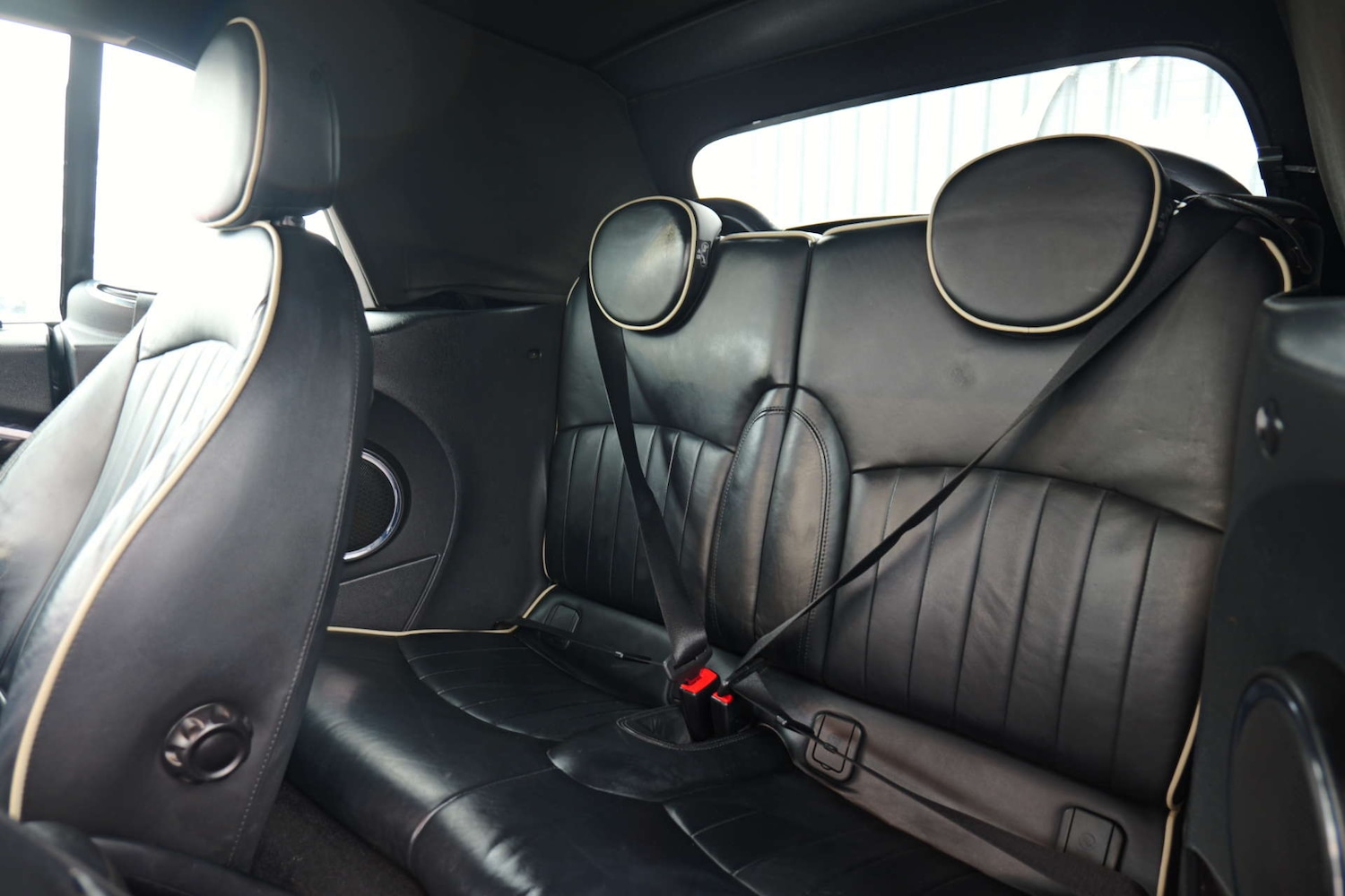 Used MINI Convertible 2011 for sale - 77125185: Photo 25