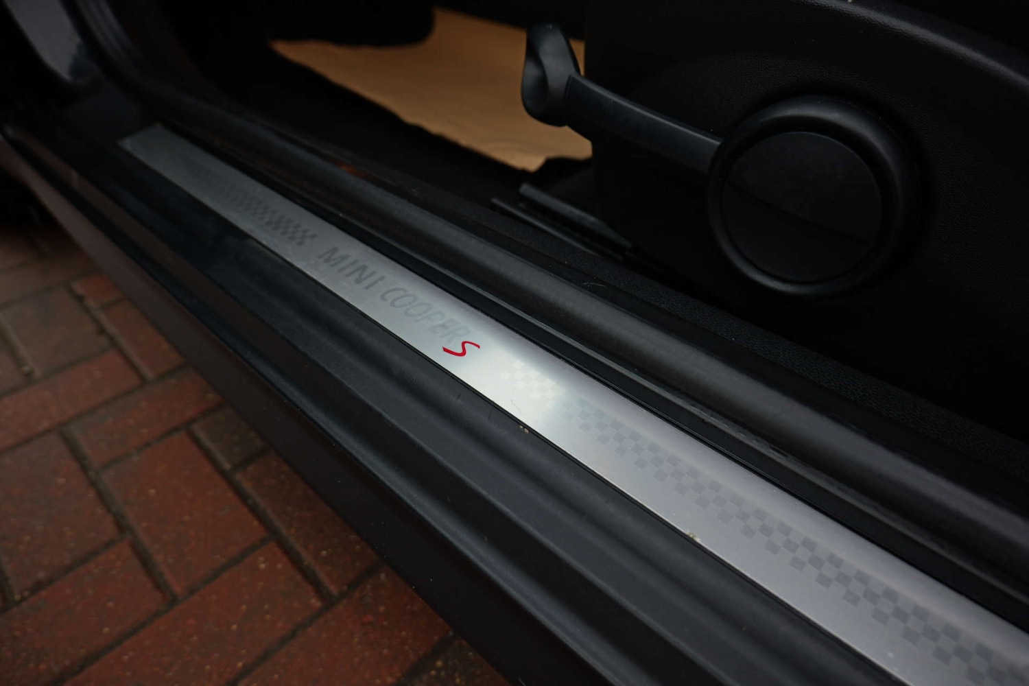 Used MINI Convertible 2011 for sale - 77125185: Photo 41