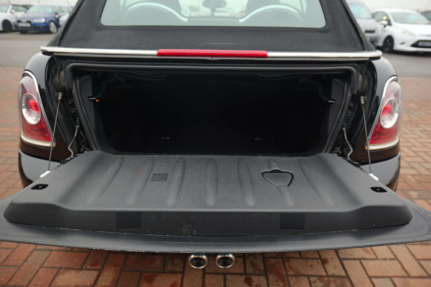 Used MINI Convertible 2011 for sale - 77125185: Photo 44