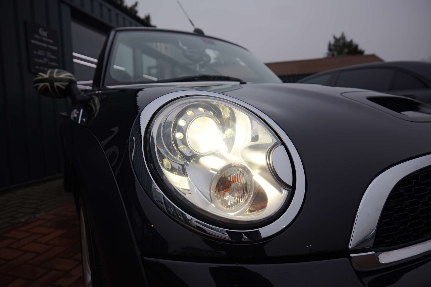 Used MINI Convertible 2011 for sale - 77125185: Photo 5