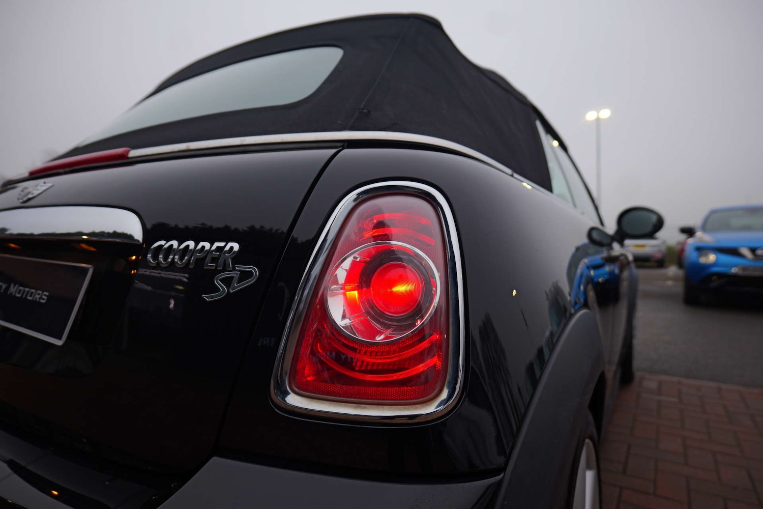 Used MINI Convertible 2011 for sale - 77125185: Photo 8