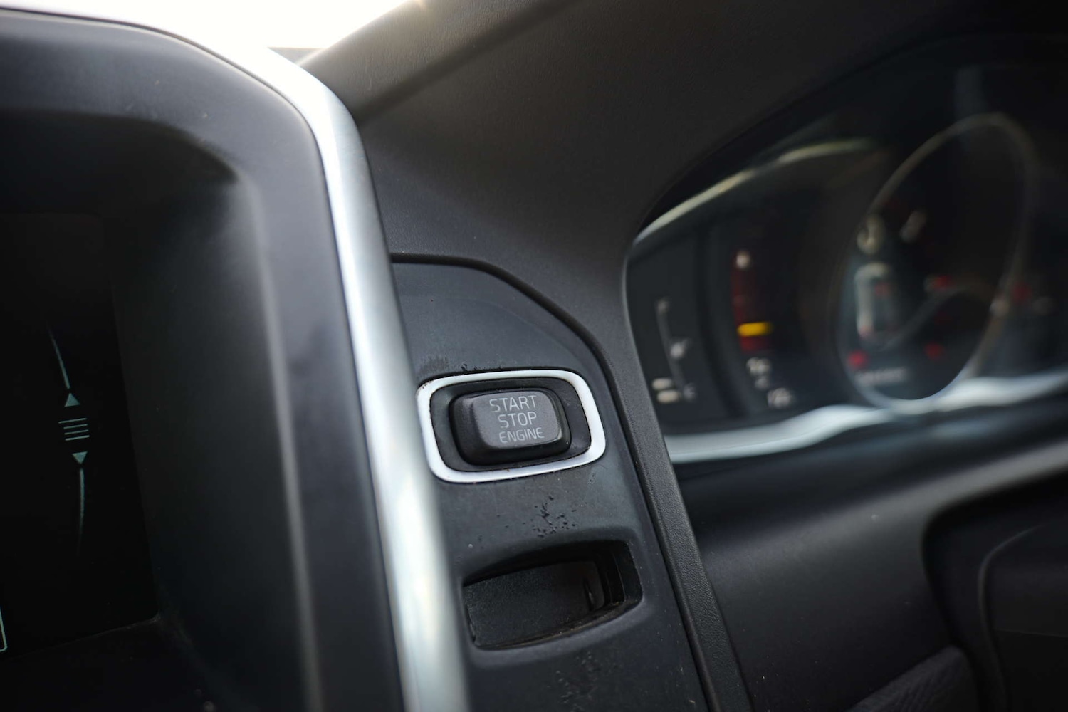 Used Volvo XC60 2016 for sale - 76829923: Photo 30