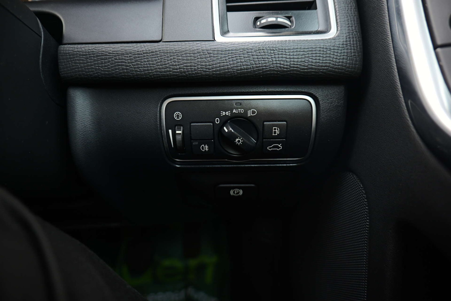 Used Volvo XC60 2016 for sale - 76829923: Photo 31