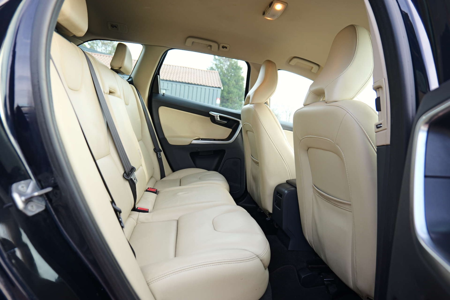 Used Volvo XC60 2016 for sale - 76829923: Photo 41