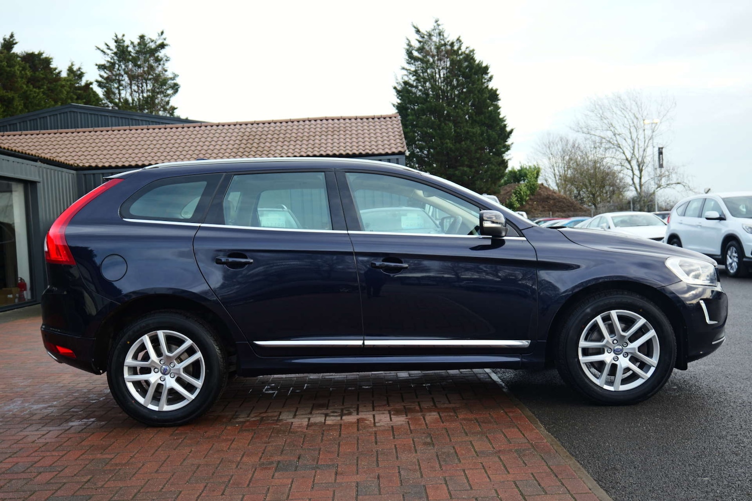 Used Volvo XC60 2016 for sale - 76829923: Photo 5