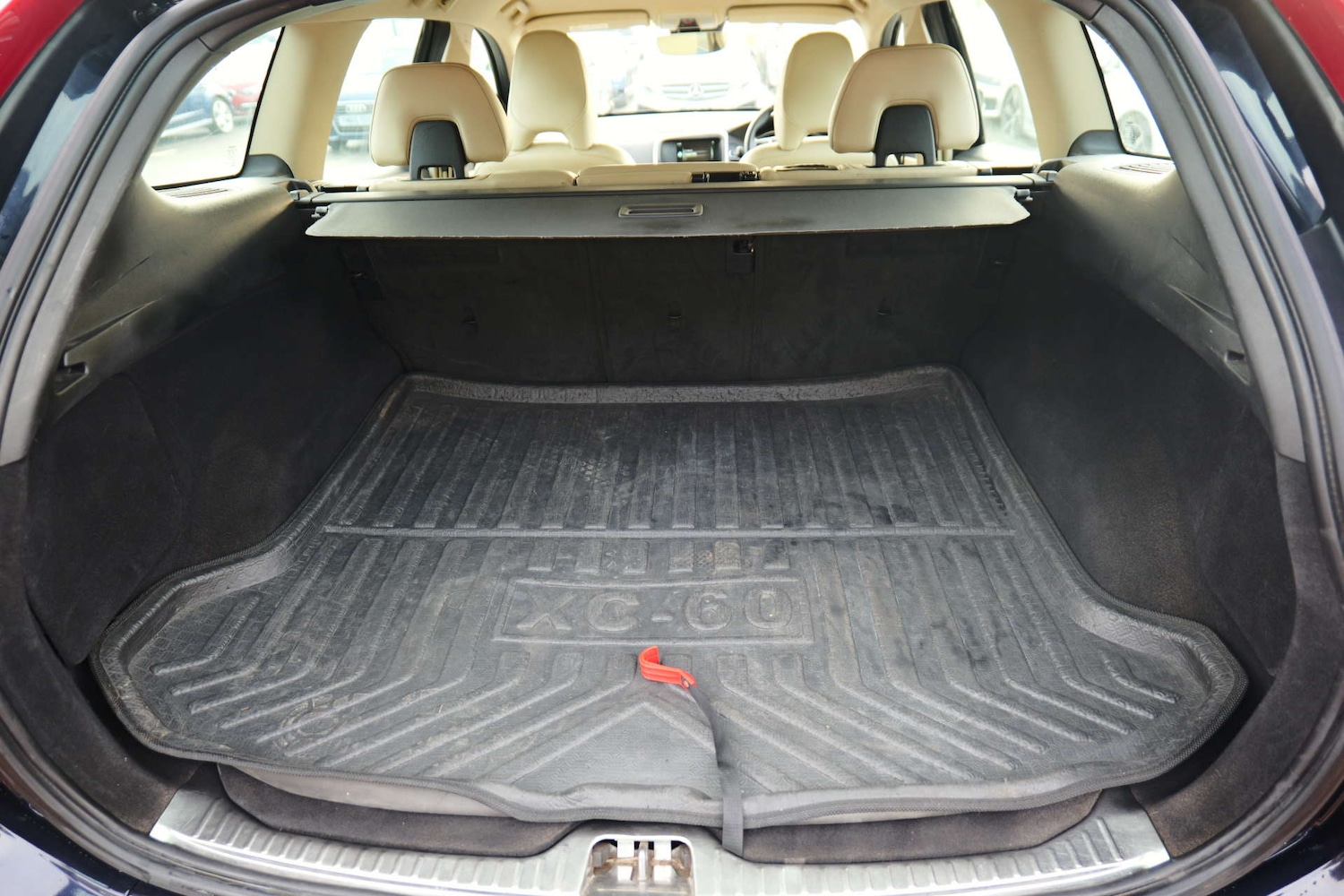 Used Volvo XC60 2016 for sale - 76829923: Photo 9