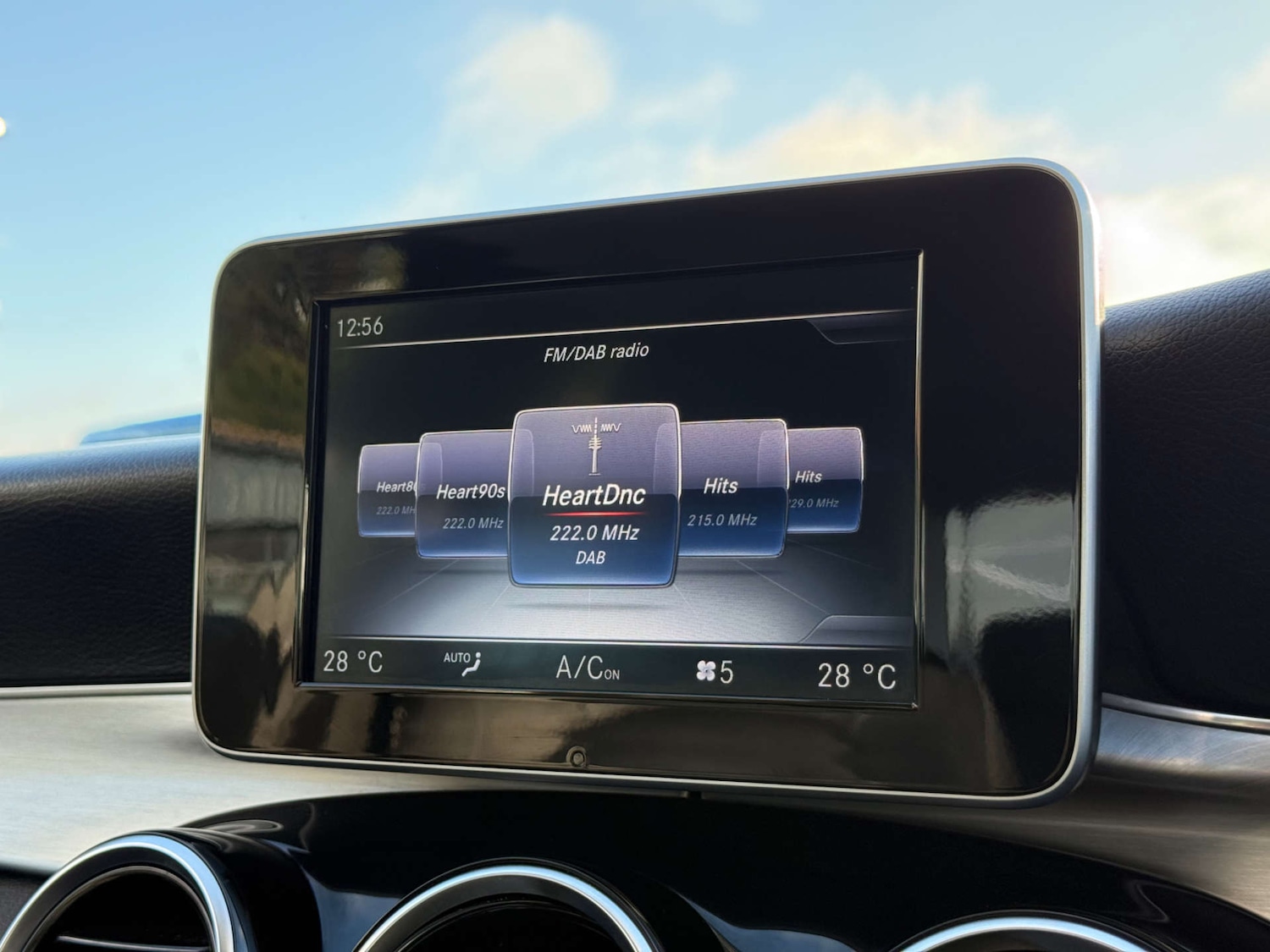 Used Mercedes-Benz C Class 2015 for sale - 77148692: Photo 28