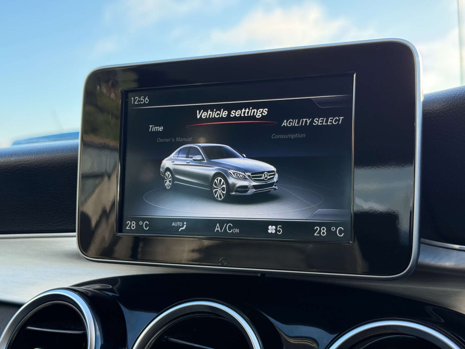 Used Mercedes-Benz C Class 2015 for sale - 77148692: Photo 64