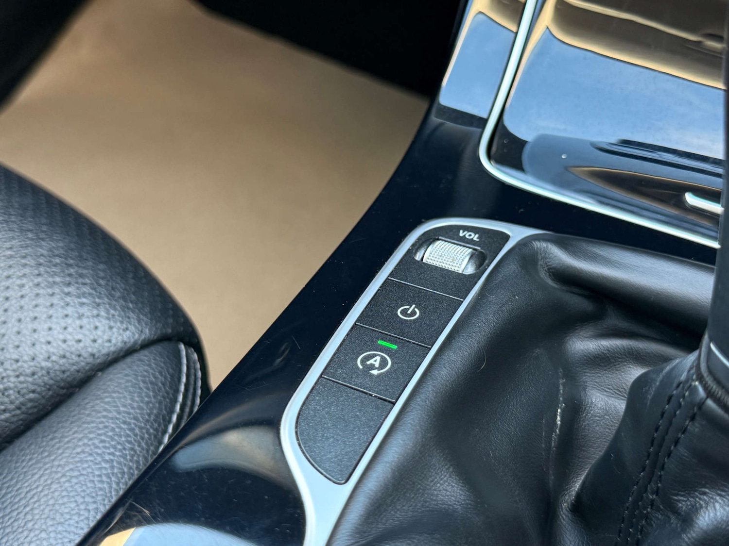 Used Mercedes-Benz C Class 2015 for sale - 77148692: Photo 76