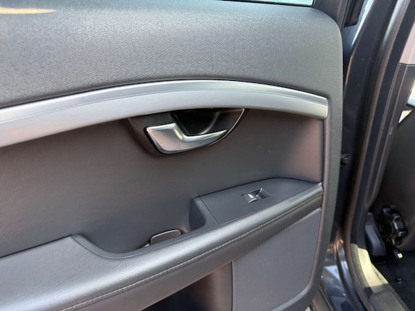 Used Volvo V70 2016 for sale - 74941997: Photo 77