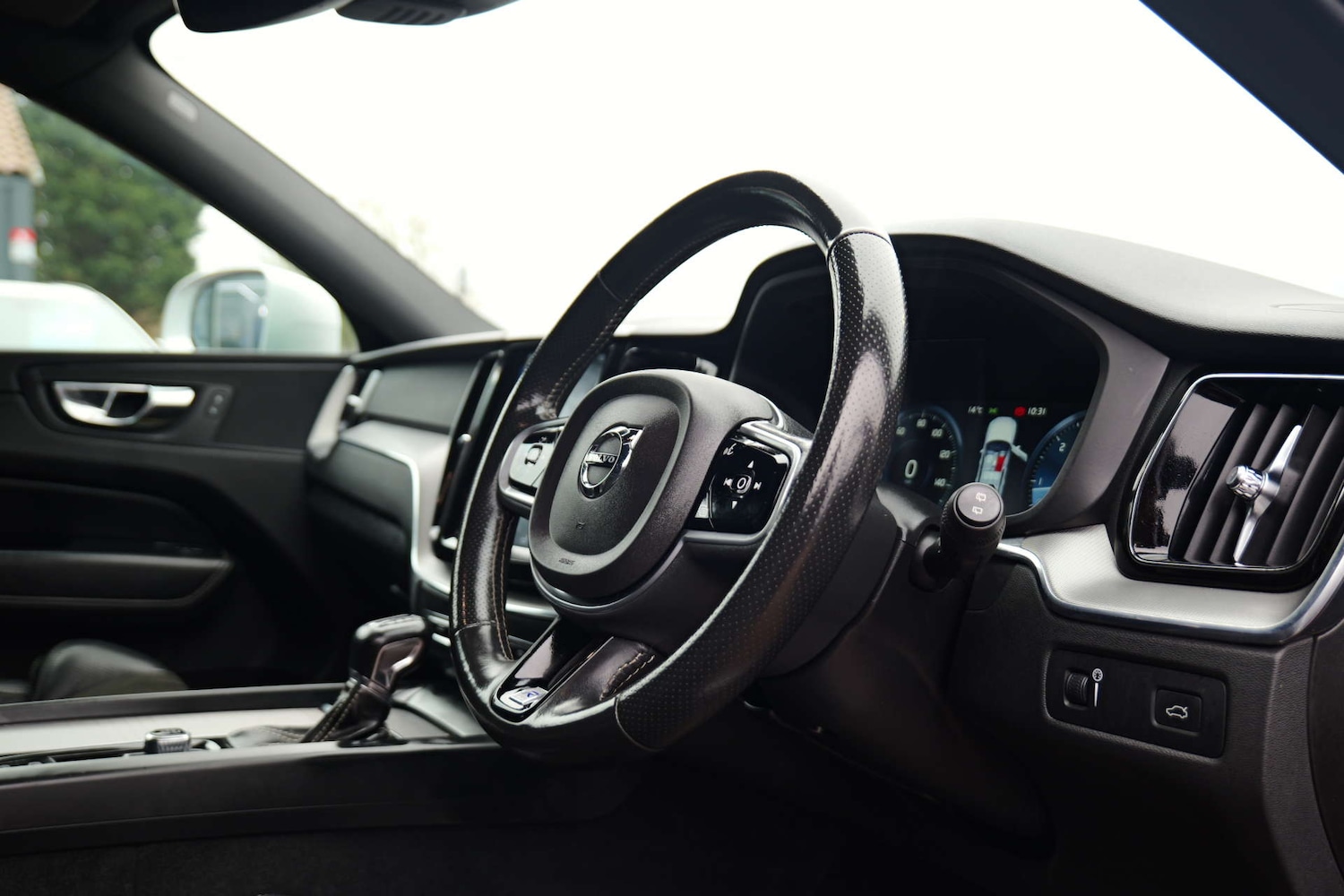 Used Volvo XC60 2018 for sale - 76505138: Photo 31