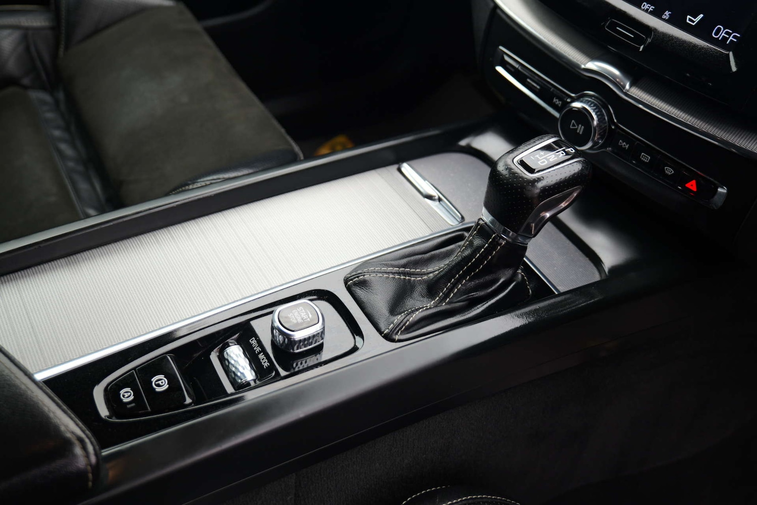 Used Volvo XC60 2018 for sale - 76505138: Photo 32