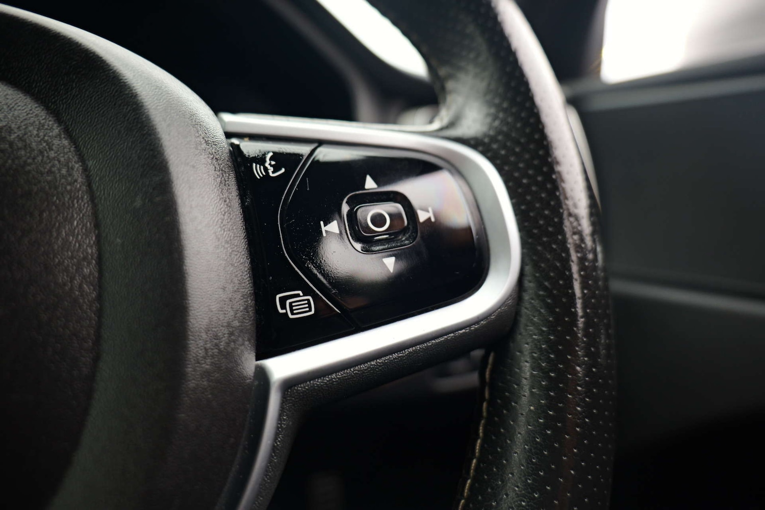 Used Volvo XC60 2018 for sale - 76505138: Photo 38