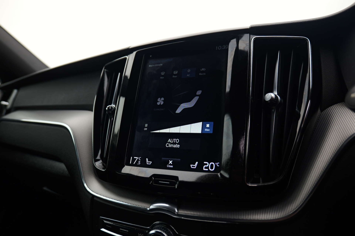 Used Volvo XC60 2018 for sale - 76505138: Photo 51