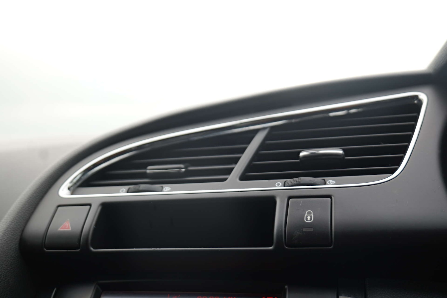 Used Peugeot 3008 2011 for sale - 75760921: Photo 48