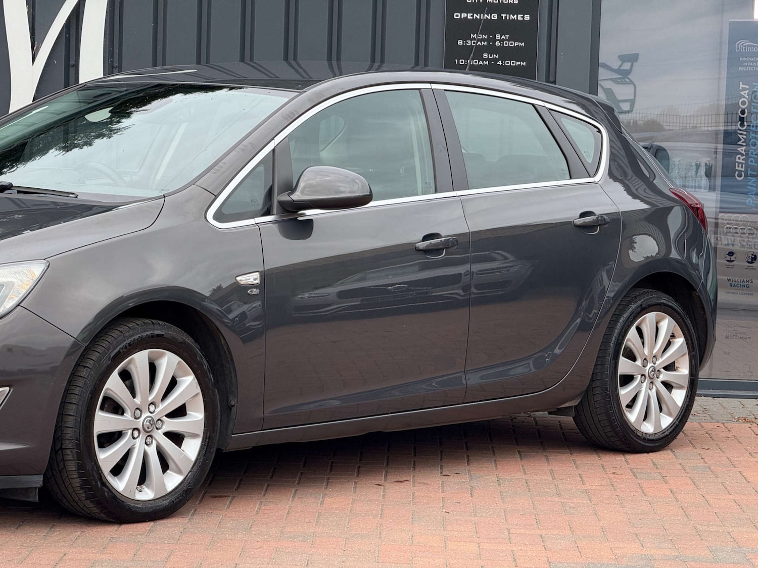 Used Vauxhall Astra 2015 for sale - 76102735: Photo 2