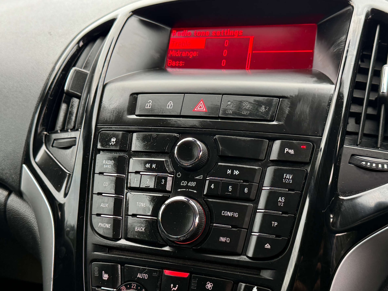 Used Vauxhall Astra 2015 for sale - 76102735: Photo 30