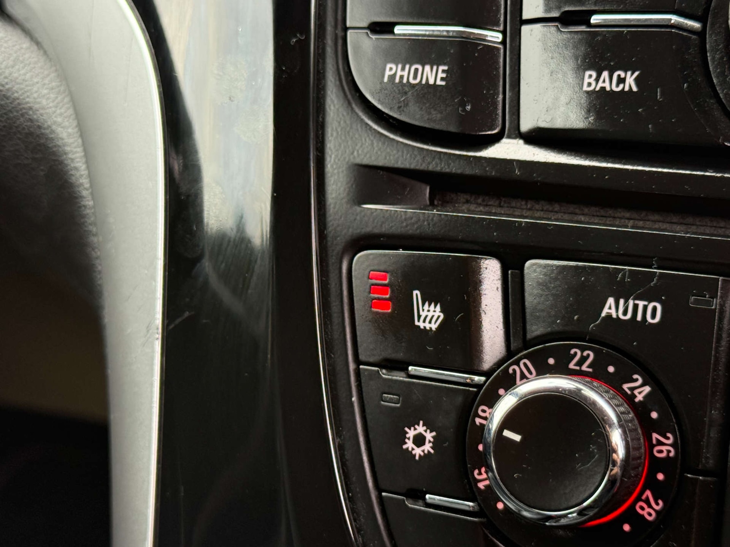 Used Vauxhall Astra 2015 for sale - 76102735: Photo 31