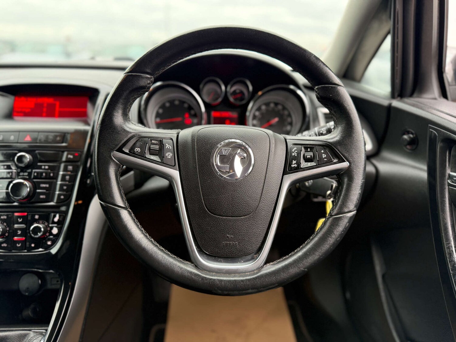 Used Vauxhall Astra 2015 for sale - 76102735: Photo 32