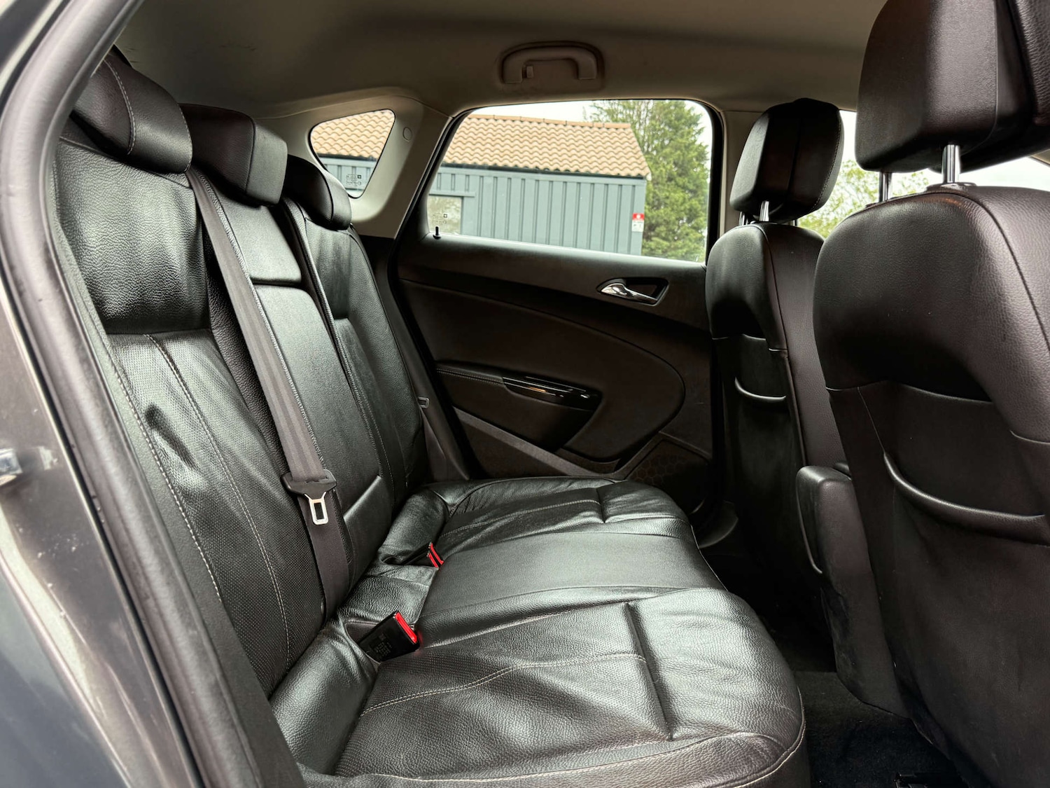 Used Vauxhall Astra 2015 for sale - 76102735: Photo 34