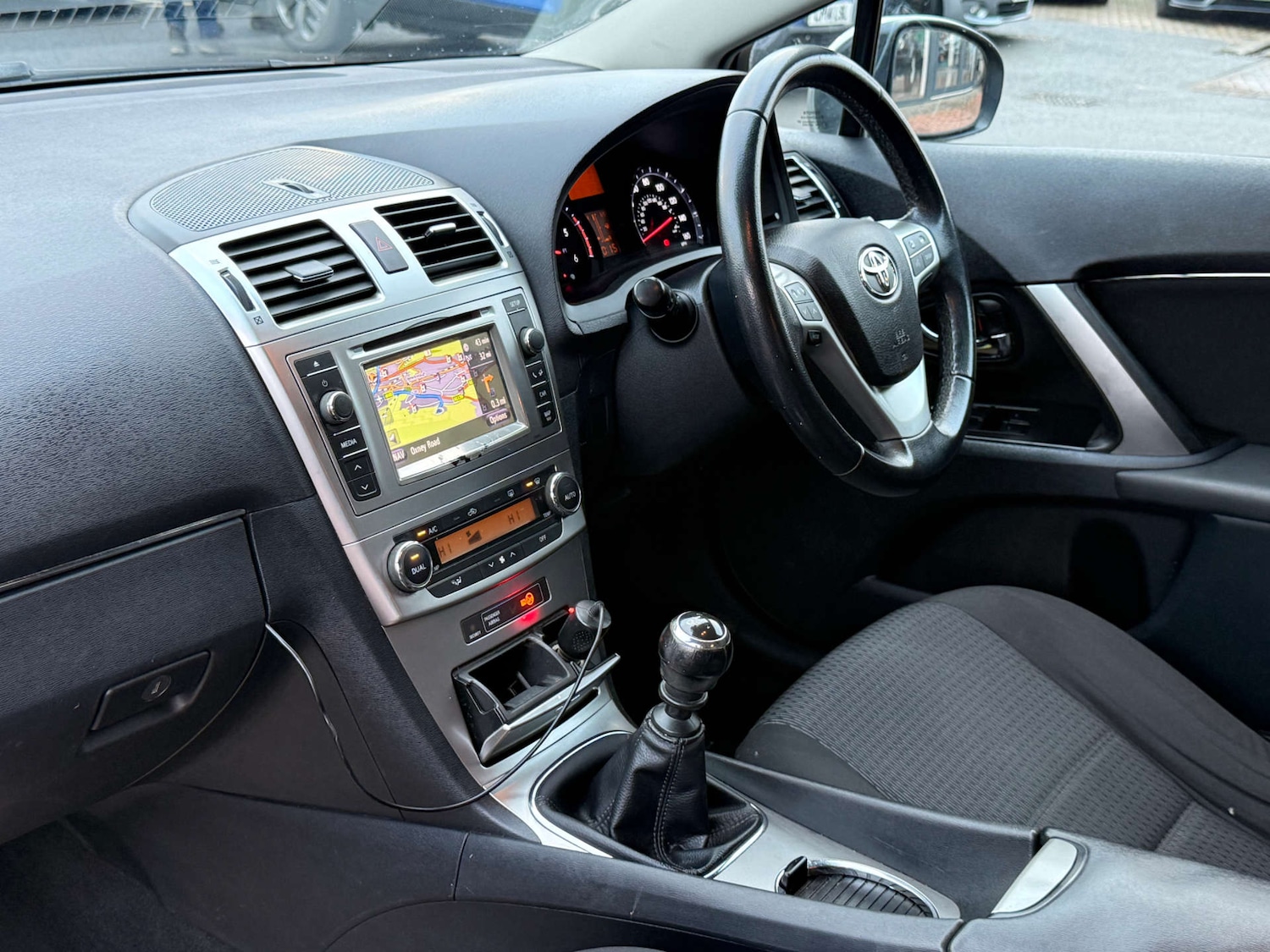 Used Toyota Avensis 2012 for sale - 77022548: Photo 43