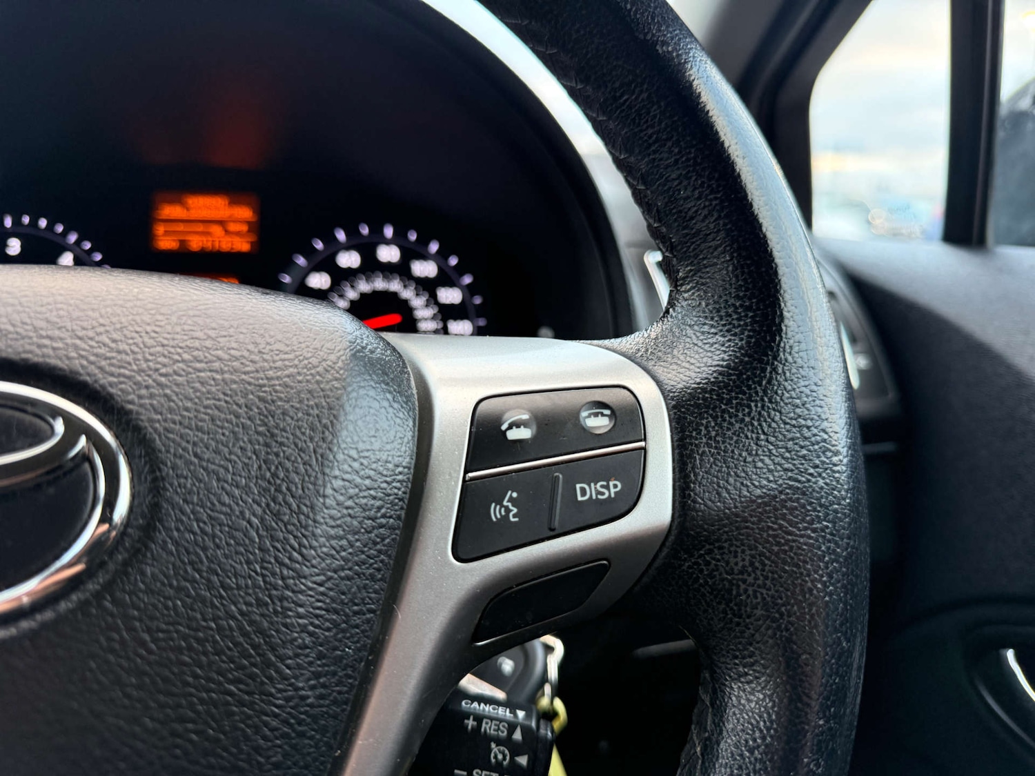 Used Toyota Avensis 2012 for sale - 77022548: Photo 65